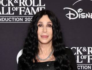 Cher revela que ponderou se suicidar durante um de seus casamentos