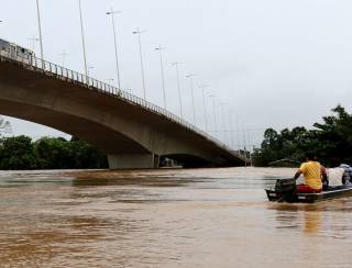 Após cinco meses de estiagem, nível do Rio Acre volta a subir