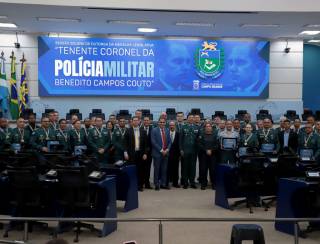 Câmara Municipal homenageia policiais militares com Medalha Legislativa