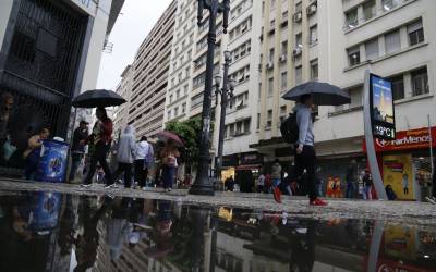 Chuva em SP contribui para extinção de 8 dos 11 focos de incêndio