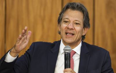 Corte de juros nos EUA veio um pouco atrasado, diz Haddad