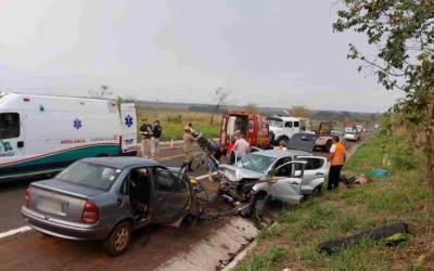 Colisão frontal deixa uma pessoa morta e 5 gravemente feridas na BR-267 em Bataguassu