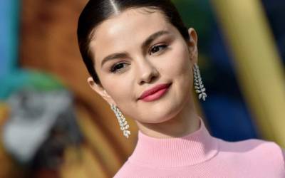 Selena Gomez rebate críticas após dizer que não pode ter filhos: 'Há poder em ser vulnerável'