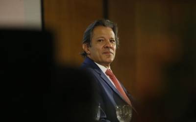 Em Nova York, Haddad diz que despesas estão dentro do arcabouço