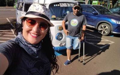 Casal de Nova Andradina transforma Kombi em casa sobre rodas e celebra aventuras pelas estradas do Brasil