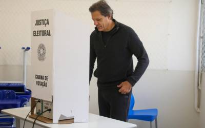 Haddad vota em SP e diz que Marçal é um 