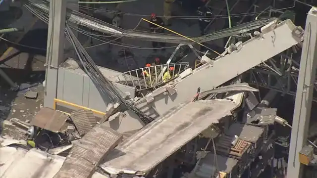 Teto de empresa desaba em Diadema, na Grande São Paulo