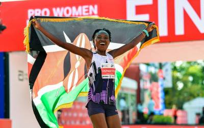 Chepngetich quebra recorde mundial feminino da maratona de Chicago