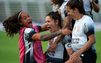 Corinthians derrota Boca e chega à final da Libertadores Feminina