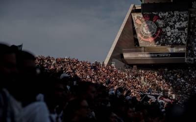 Corinthians, Gaviões da Fiel e Caixa assinam protocolo para pagar dívida da Neo Química Arena