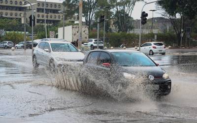 Inmet alerta para chuvas e ventos fortes no final de semana