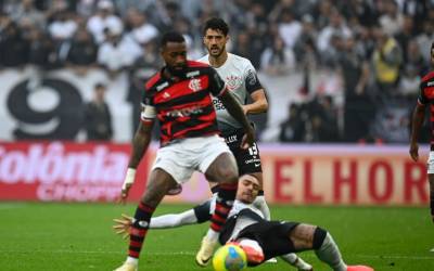 Copa do Brasil: Flamengo segura empate com Corinthians e chega à final