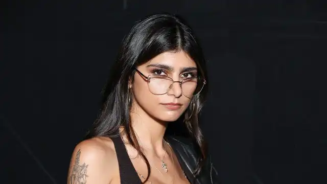 Mia Khalifa faz alerta sobre adesões de meninas em sites adultos