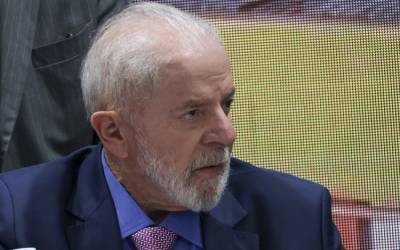 Lula deve voltar a trabalhar no Planalto somente na próxima semana