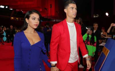 Mulher de Cristiano Ronaldo conta que foi internada com pneumonia