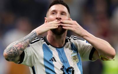 Técnico da Argentina anuncia lista para as Eliminatórias com Messi e Almada