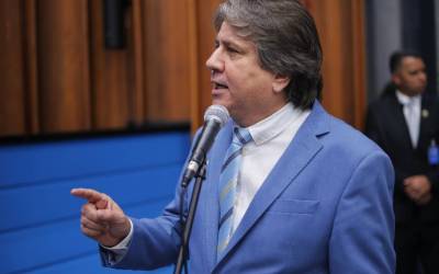 Deputado Caravina solicita viatura para PM e Polícia Civil de Paraíso das Águas