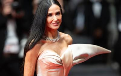 Demi Moore revela distúrbio alimentar após pedirem para ela perder peso