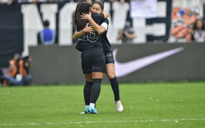 Corinthians abre vantagem na final do Paulistão Feminino