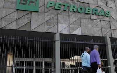 Petrobras aprova pagamento de R$ 20 bilhões aos acionistas